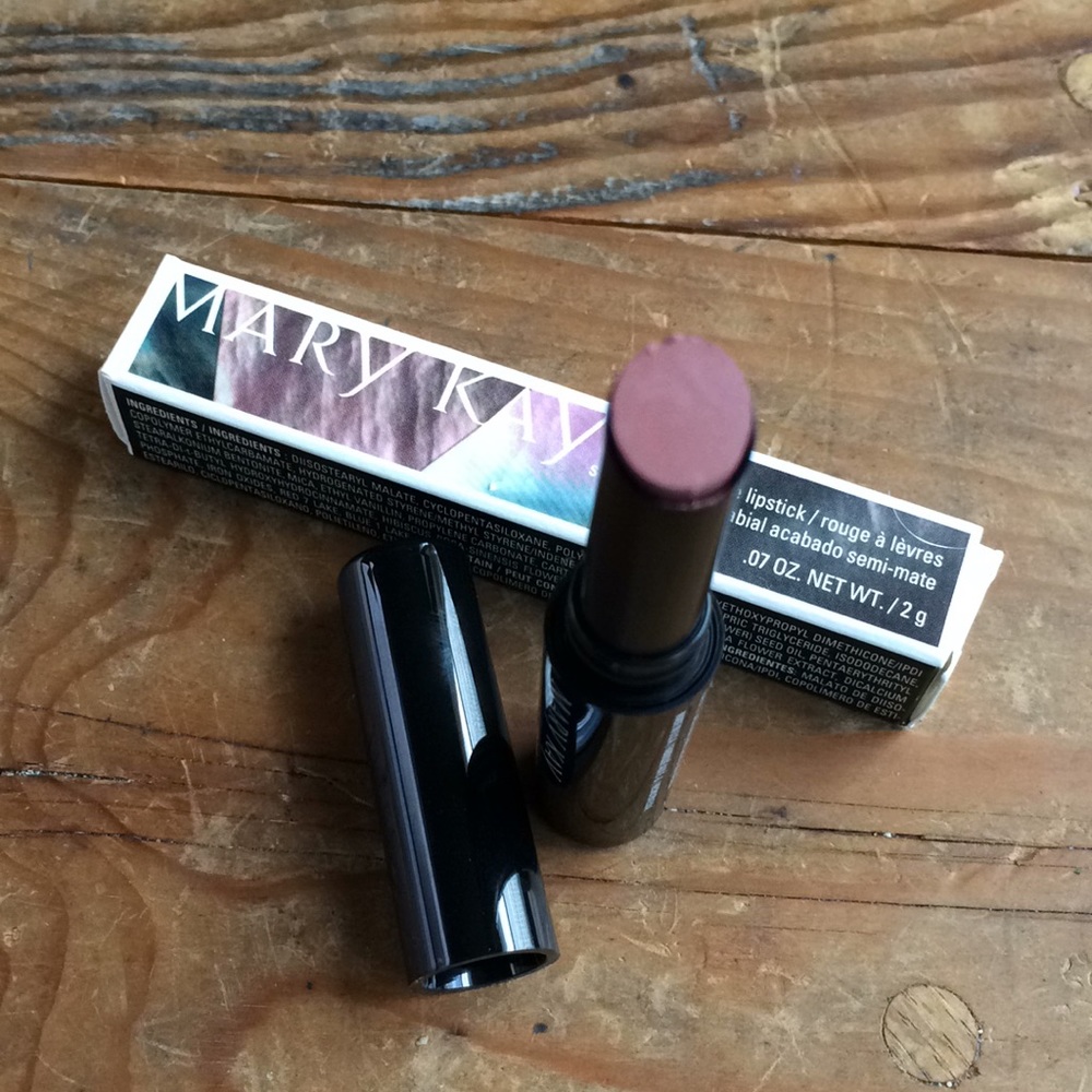 NIB Mary Kay Semi-Matte Lipstick in Pink Rose